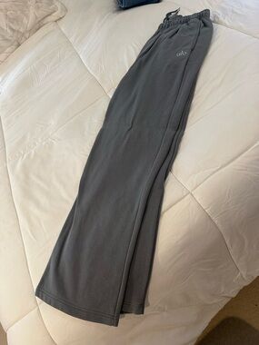alo Gray Logo Sweatpants